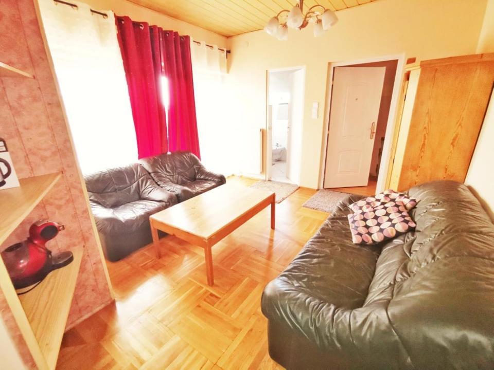 Apartman Poirot Balcony Erd Εξωτερικό φωτογραφία